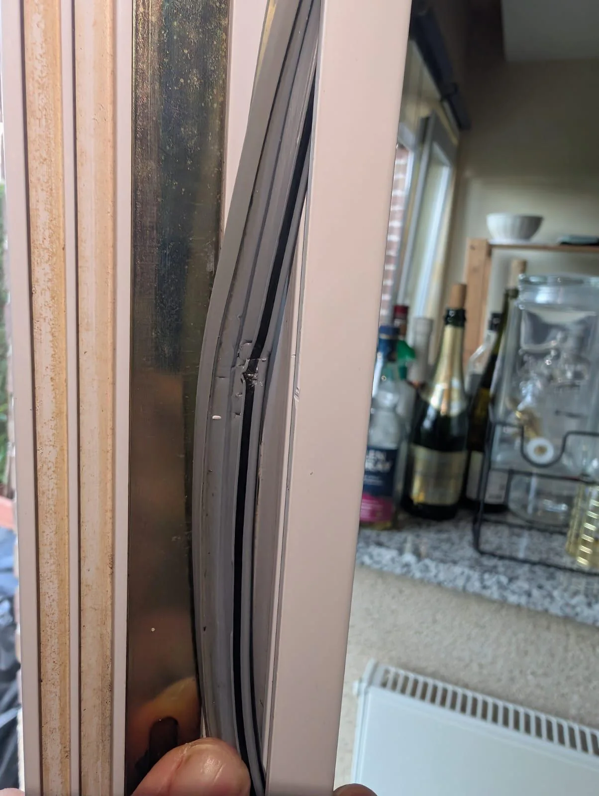 Détail du chant de porte-fenêtre