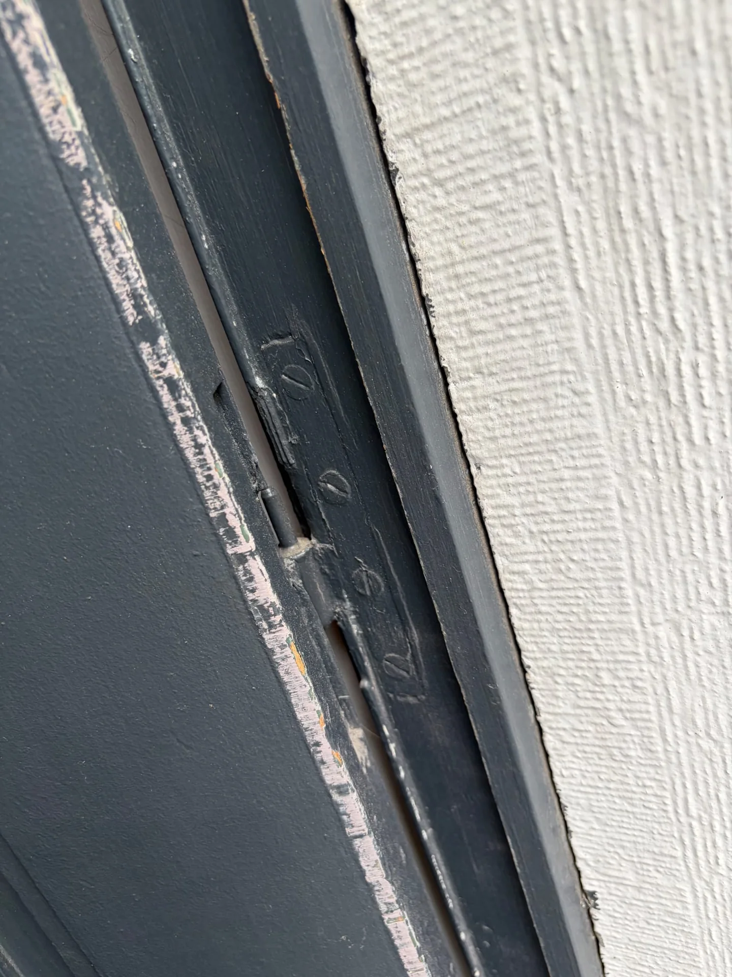 Détail de joint et de quincaillerie — photographie