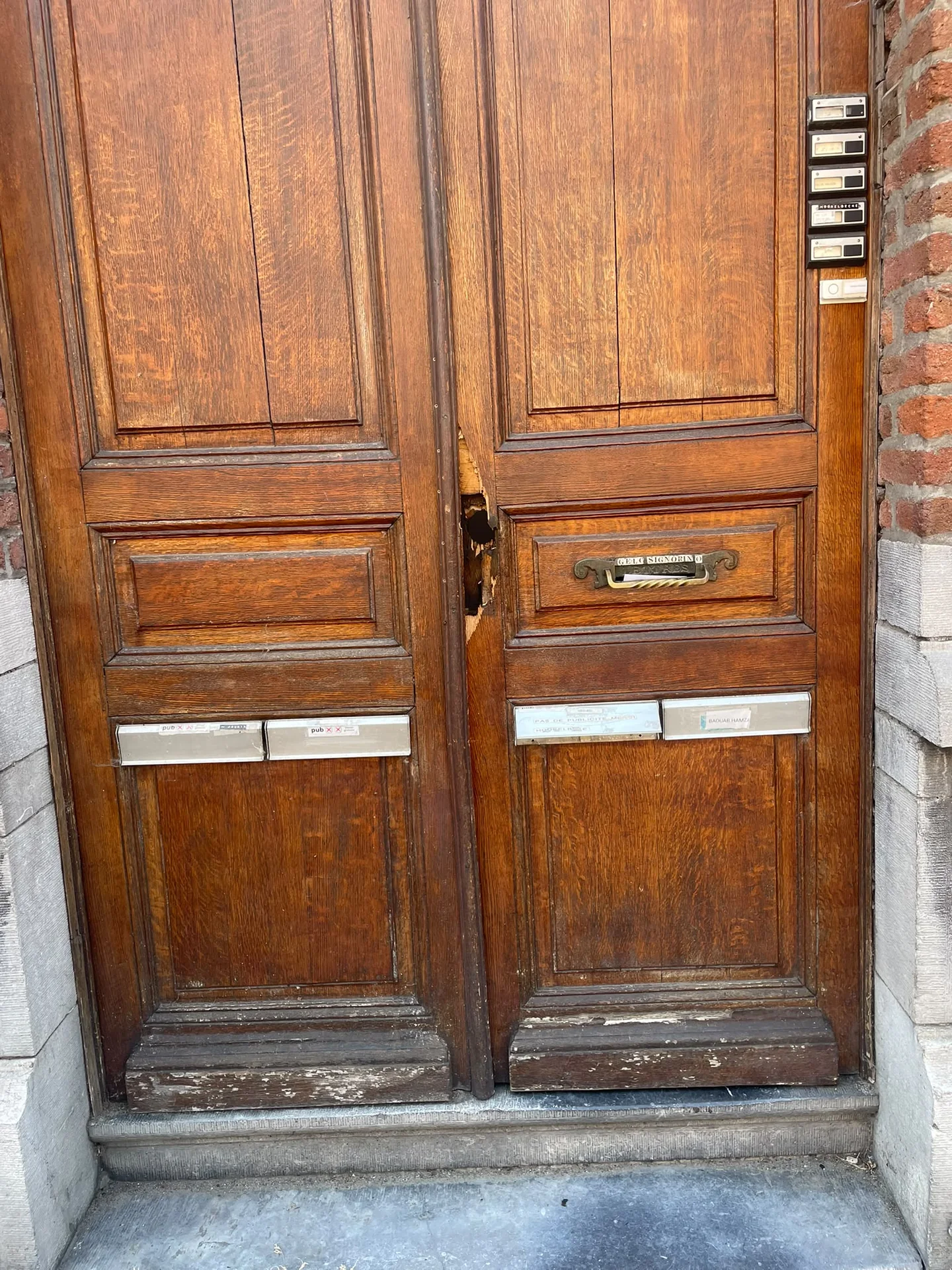 Porte et détail de fermeture — photographie