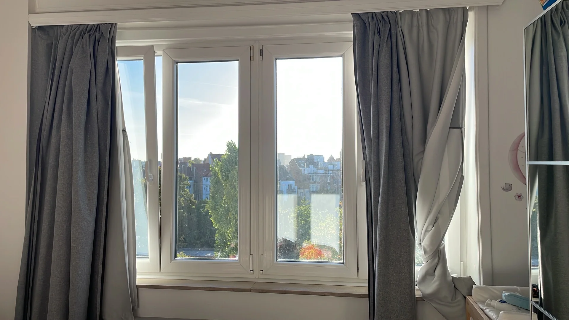 Fenêtre et menuiserie — photographie